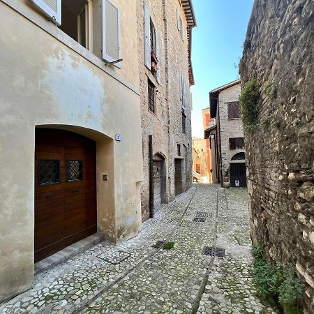 Vicoli E Arte Spoleto Apartment Ngoại thất bức ảnh