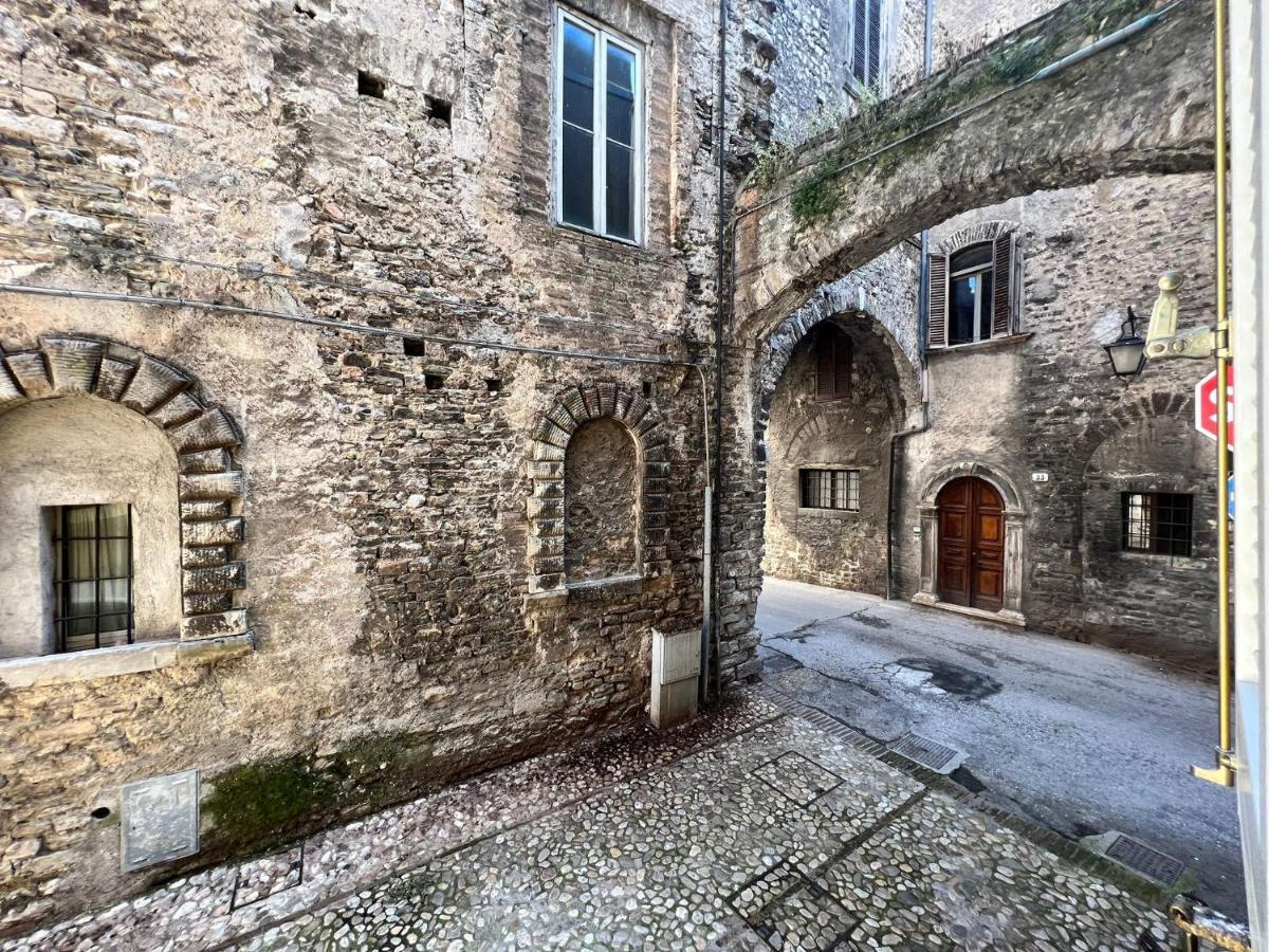 Vicoli E Arte Spoleto Apartment Ngoại thất bức ảnh